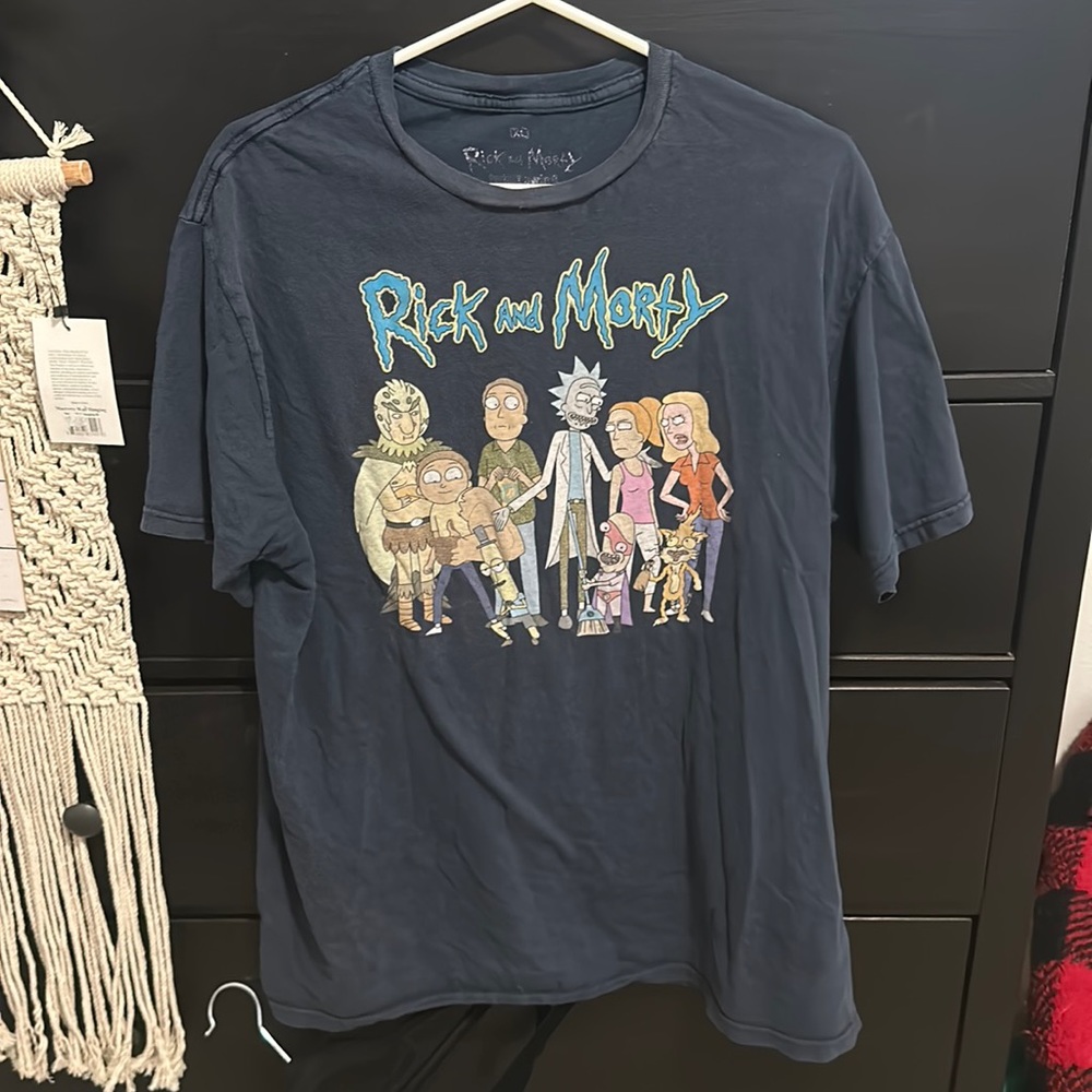 RICK AND MORTY TEE SIZE XL